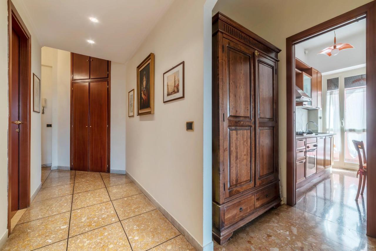 Monteverde Roomy Apartment Sun And Flowers Рим Екстериор снимка