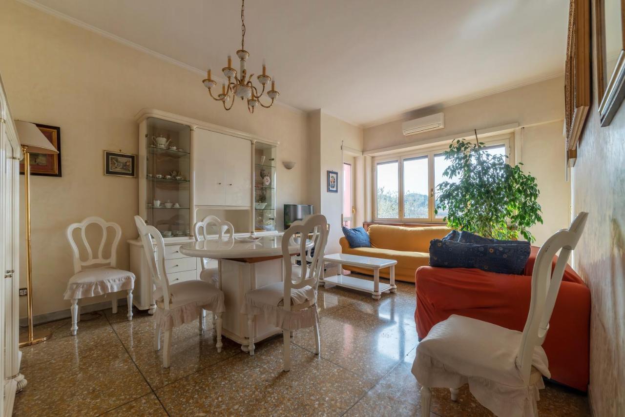 Monteverde Roomy Apartment Sun And Flowers Рим Екстериор снимка