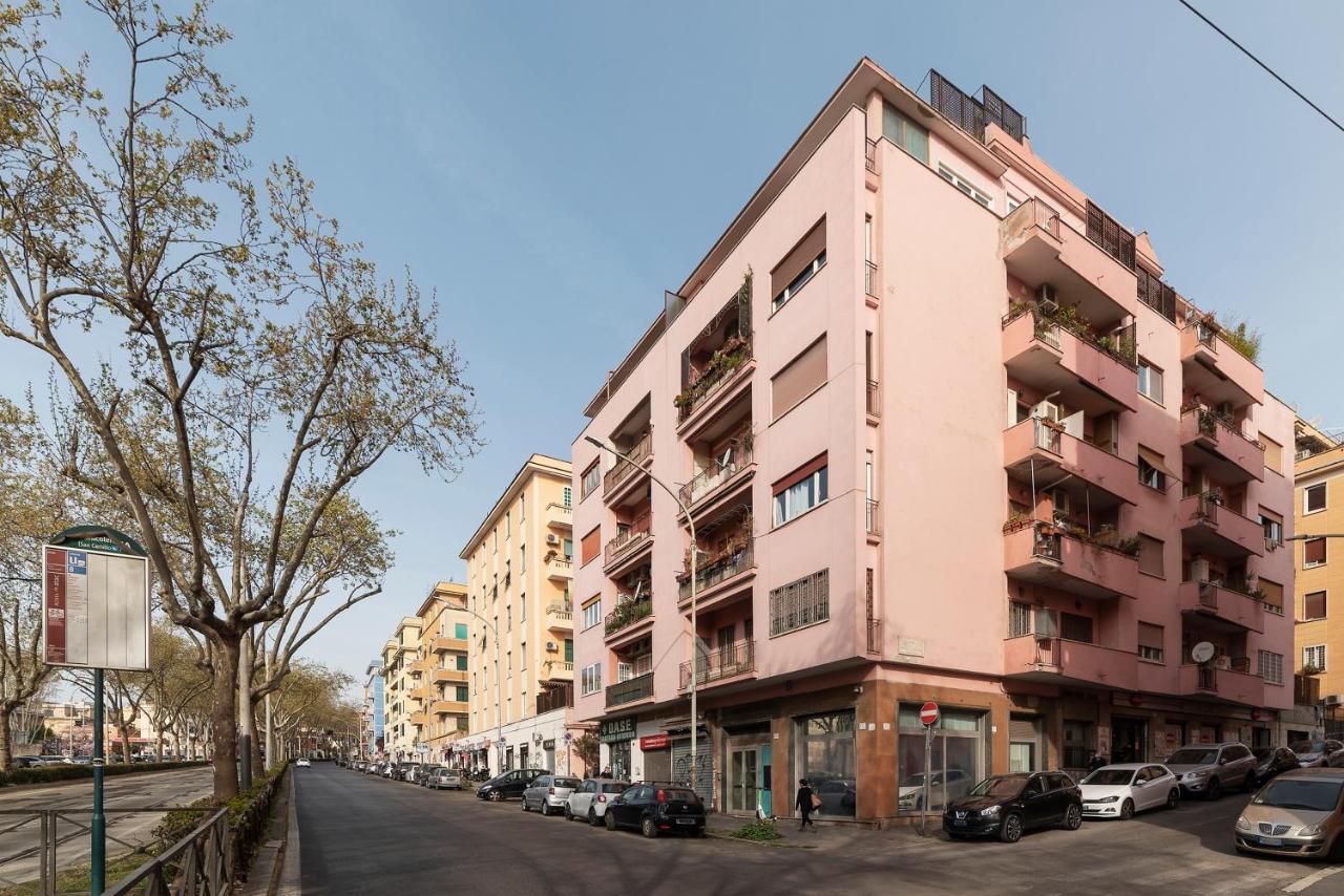 Monteverde Roomy Apartment Sun And Flowers Рим Екстериор снимка
