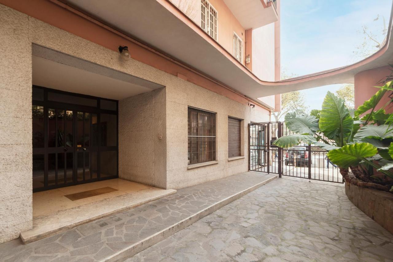 Monteverde Roomy Apartment Sun And Flowers Рим Екстериор снимка