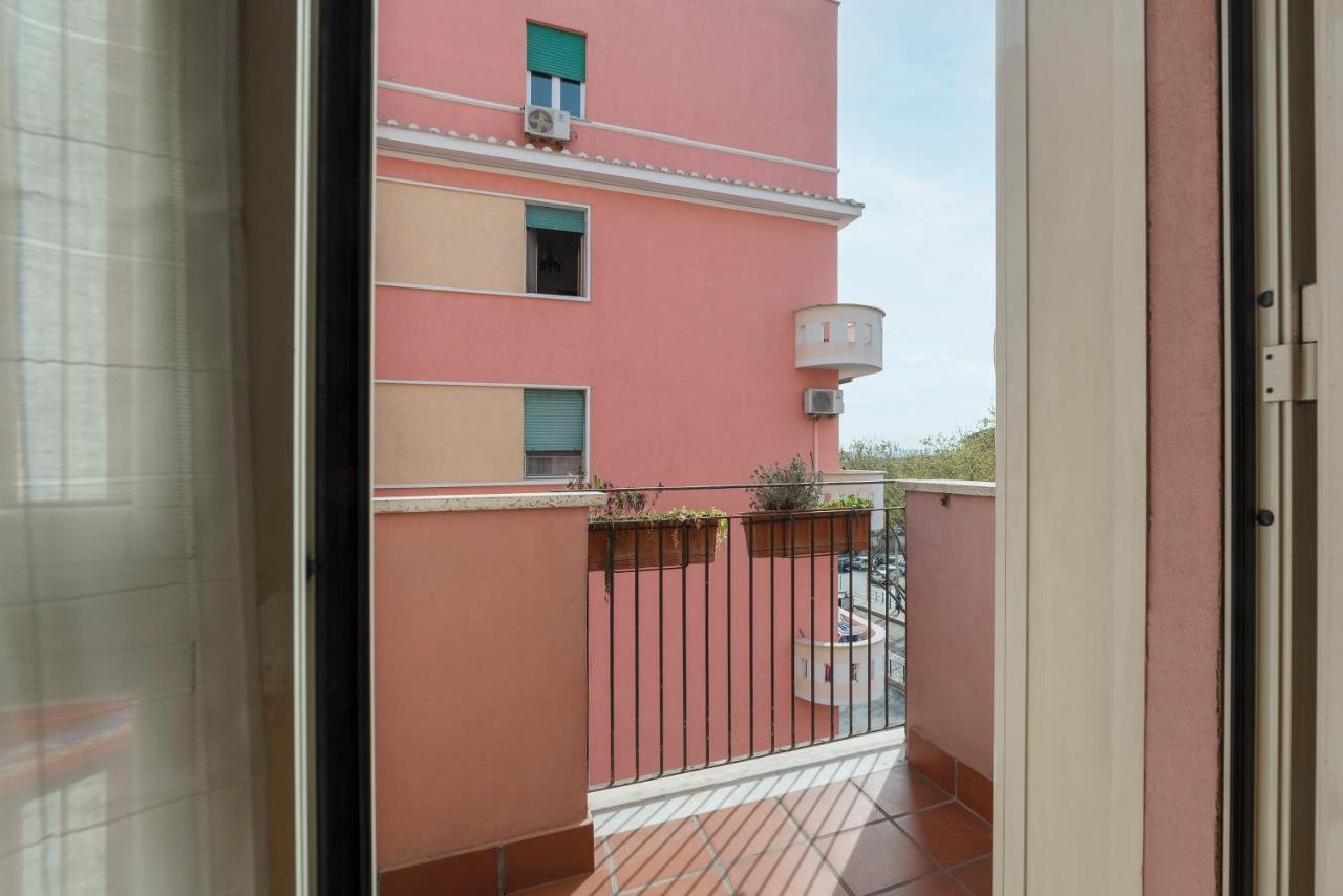 Monteverde Roomy Apartment Sun And Flowers Рим Екстериор снимка