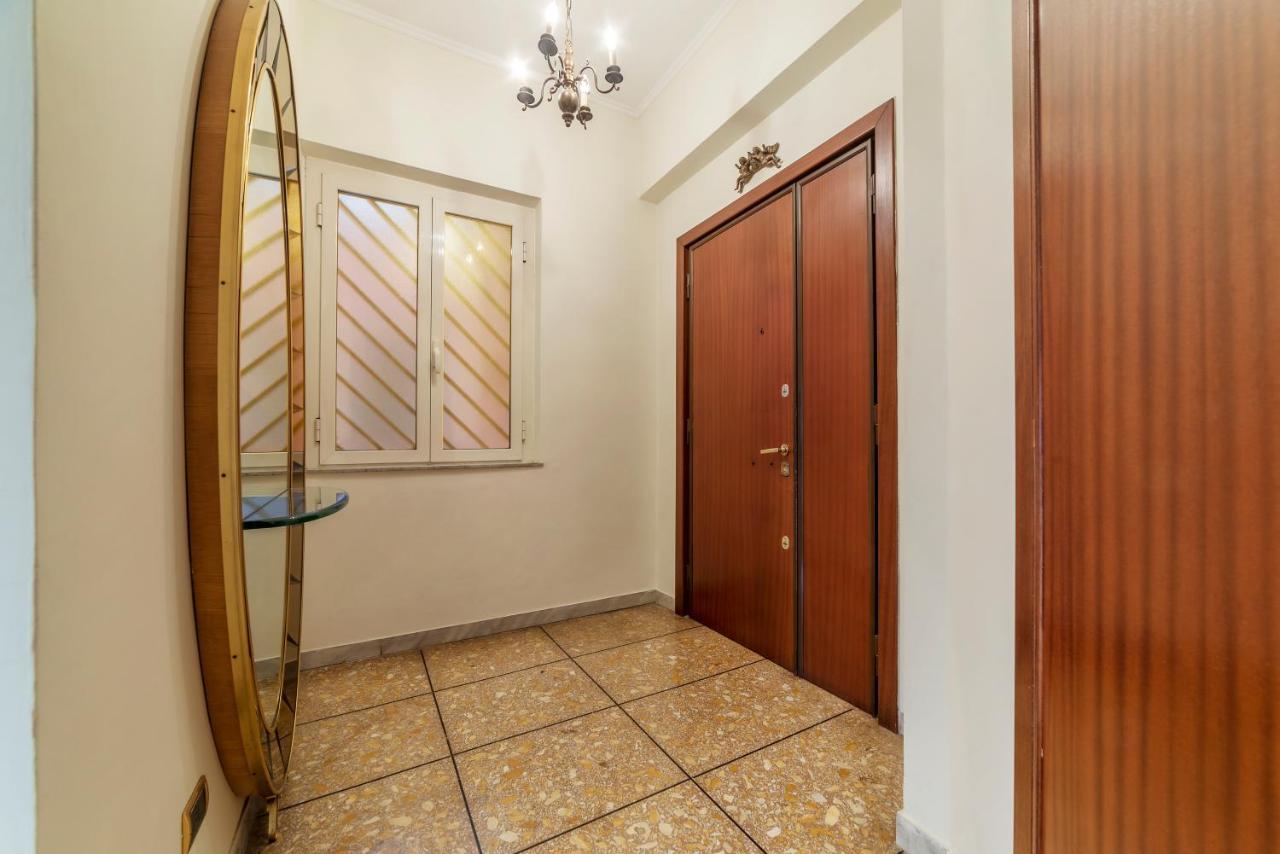 Monteverde Roomy Apartment Sun And Flowers Рим Екстериор снимка
