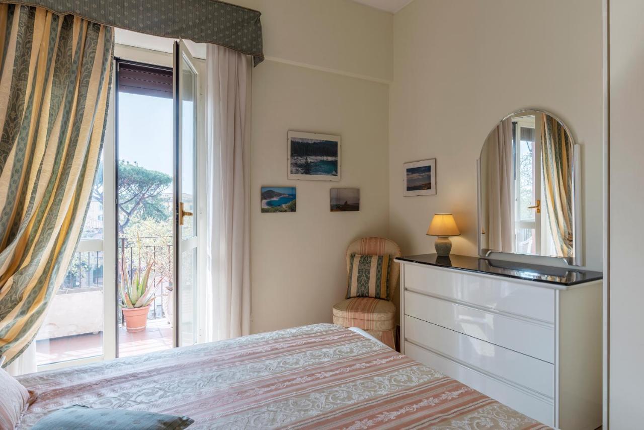 Monteverde Roomy Apartment Sun And Flowers Рим Екстериор снимка